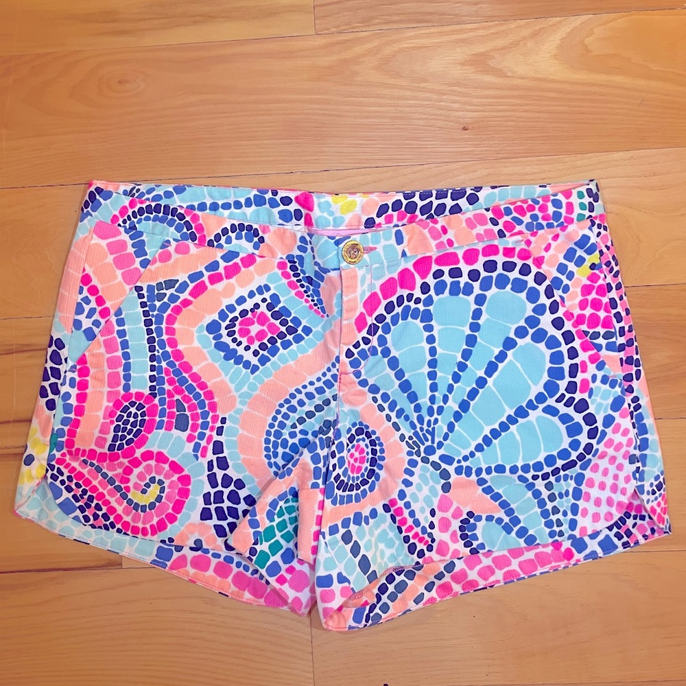 Lily Pulitzer shorts in Size 4